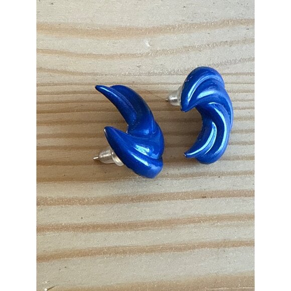 Blue Crescent-Shaped Stud Postback Earrings For Women - Picture 2 of 4